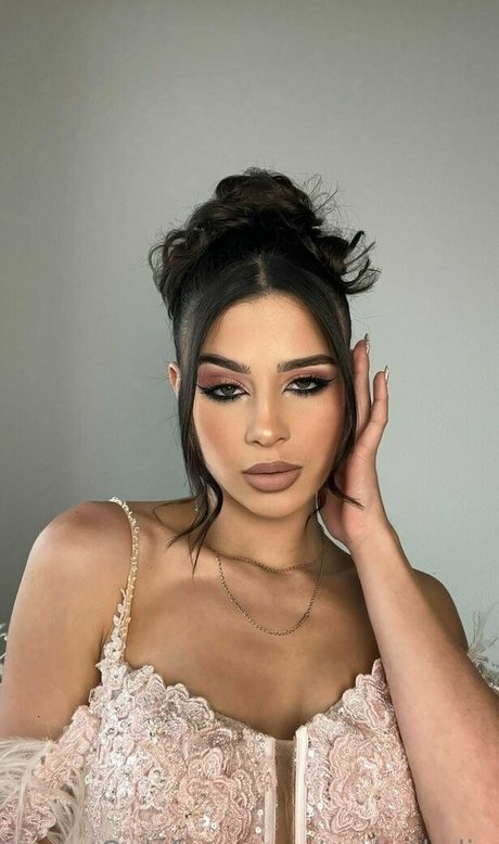 rocketkylie nice actress pics