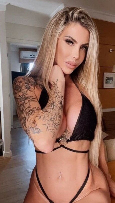 Deny Barbie star erotic photos