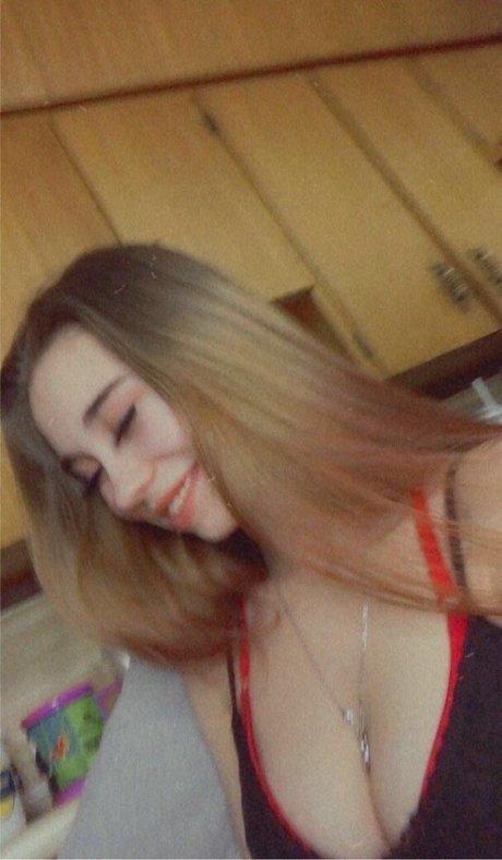 Brooke Lush star adult pictures