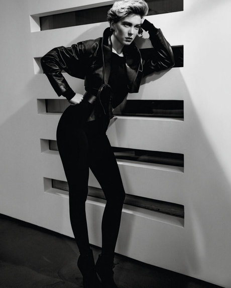 Lea Seydoux perfect pornstar photos