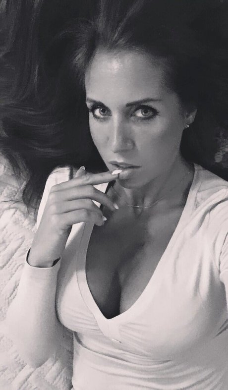 flat chested onlyfans free sexy pic