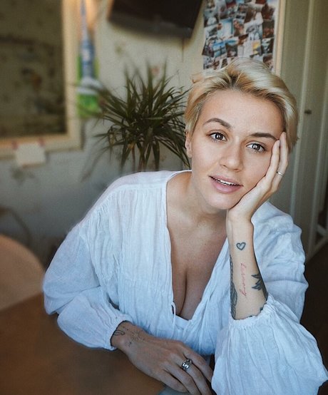 big tits mom onlyfans naked photos