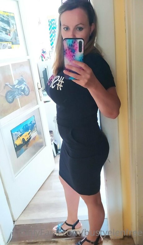 bustyelenfree Photo Gallery