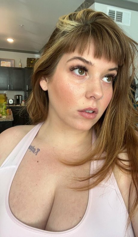 syckascript erotic model photo