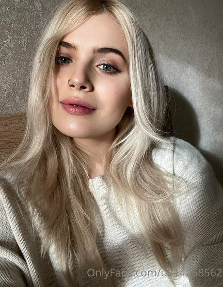 thedakotaa best actress galleries