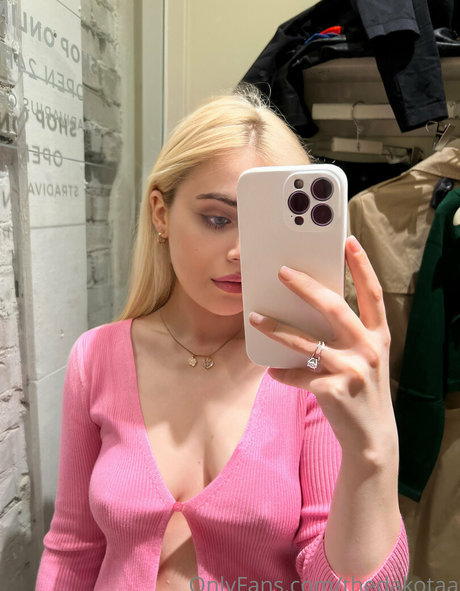 thedakotaa perfect star image