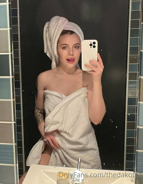 thedakotaa nice pornstar pic