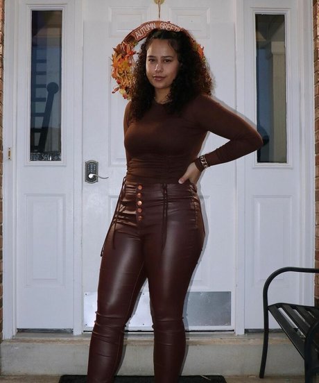 Bugzyy p model nudes img