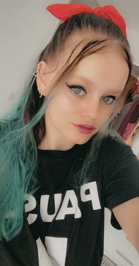 arrynnnfree art model img