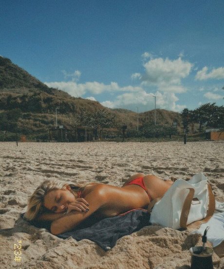 blonde xxx onlyfans erotic image