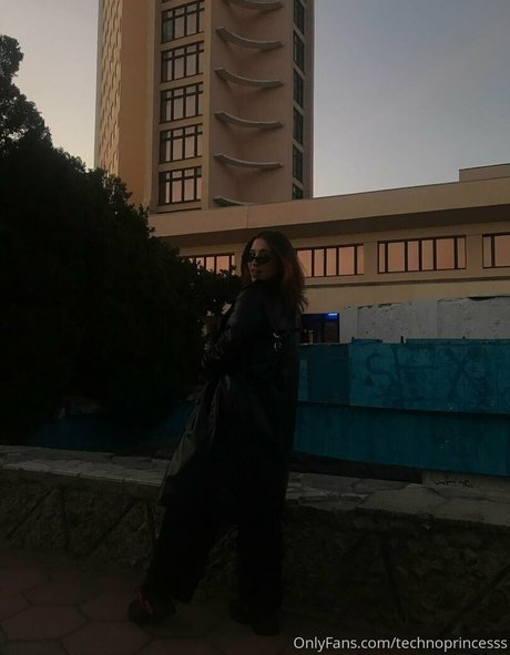 shemale fucks girl onlyfans sex image