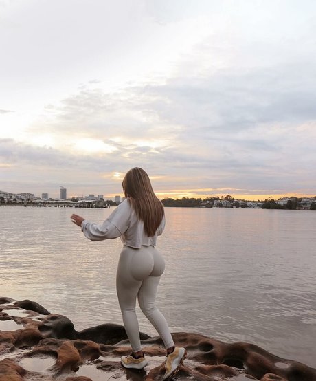 Maria Perez beautiful star photos