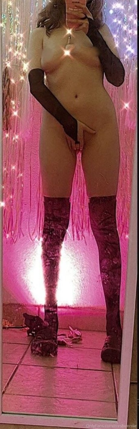 Mrs Bonniie hot model photos