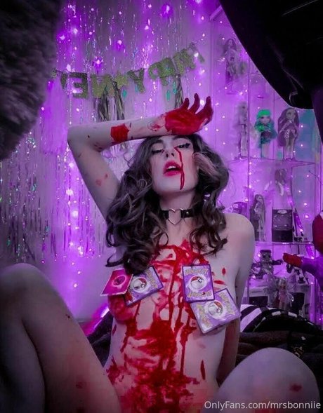 Mrs Bonniie porn model pictures