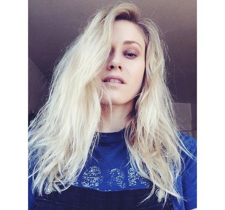 Olivia Taylor Dudley sex actress photo