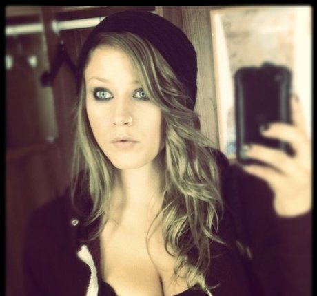 Olivia Taylor Dudley xxx model gallery