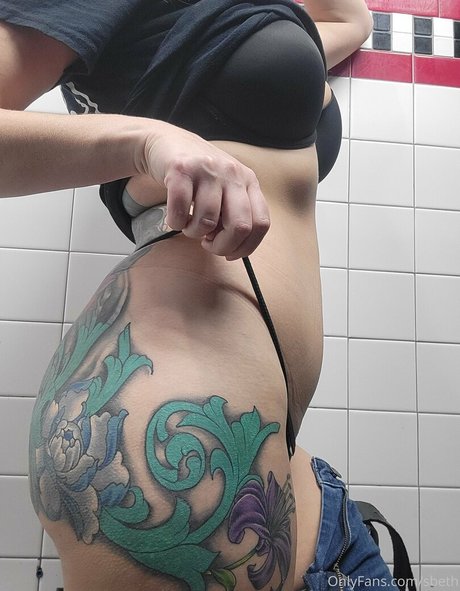 busty solo onlyfans pretty images