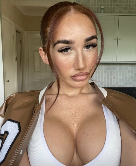 absondabs model picture