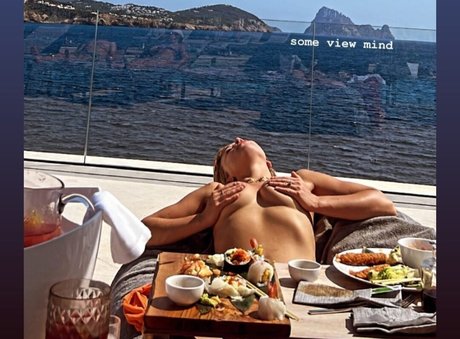 Becky Hill perfect star pics