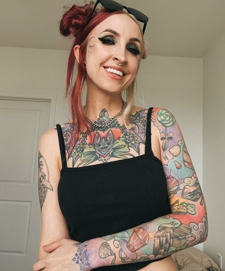 aritaylor_ nude model pic