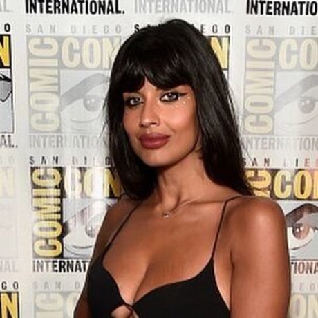 Jameela Jamil star high quality pics