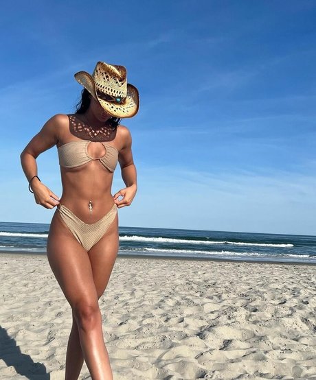 fit with brooke star adult picture