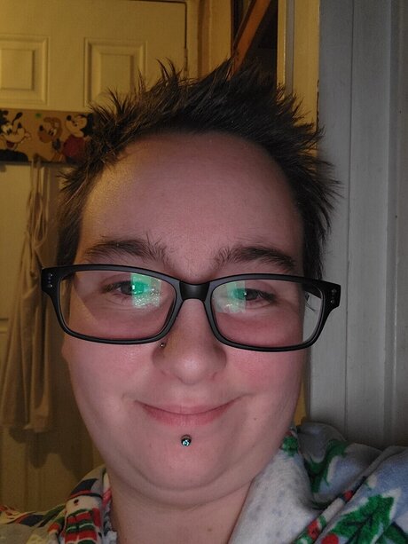 Vikki Ward star erotic pics