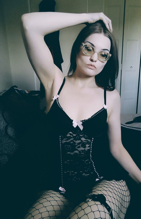 Loveah erotic model picture