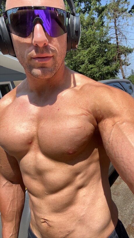 Brucejuice pornographic model images