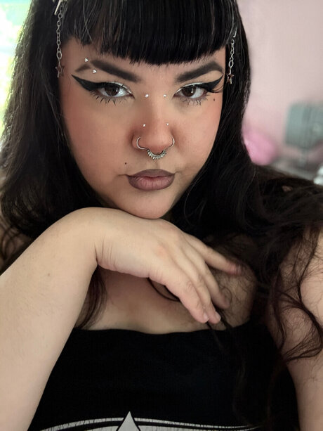 B Sweet BBW hot model picture