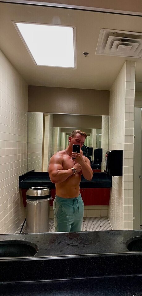 ThePeachyLad pornographic star picture