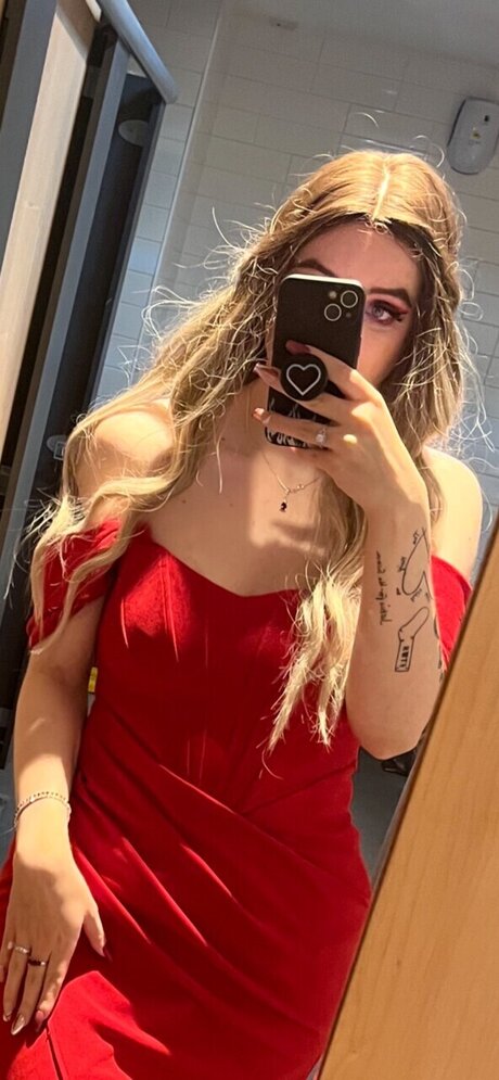 Sarah Ellen pornstar nice photo