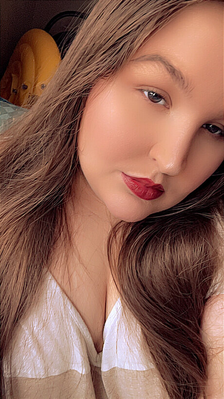 Goddess Adriana naked pornstar img