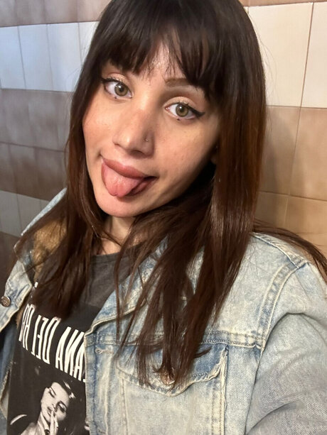 Romiinita Doll star sexy pics