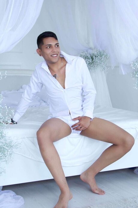 Benike high quality actress photo