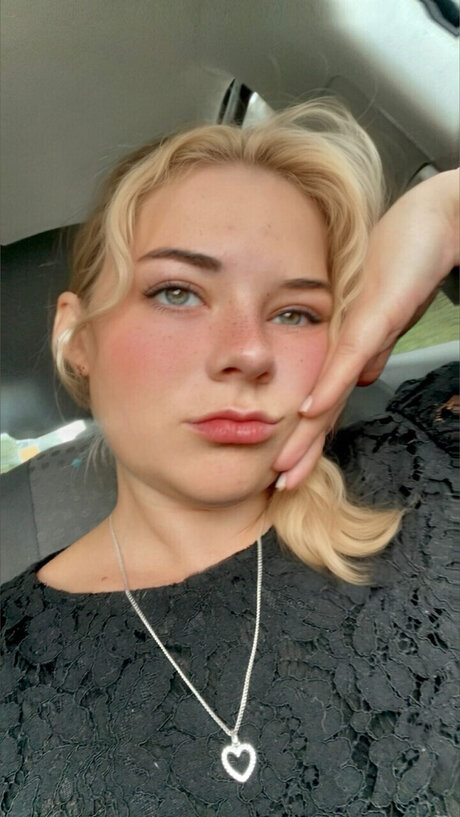 Prinzessin Leana beautiful model pics