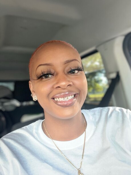 EyezTheGemini star hot images