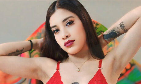 CHLOE HUGES skinny body_ star free img