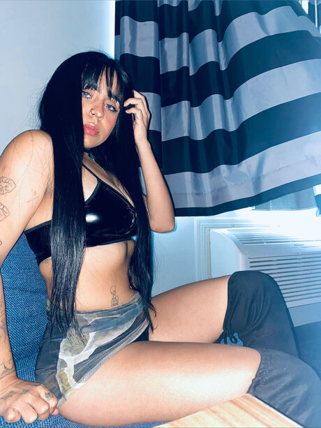 Jaky23 exclusive model img