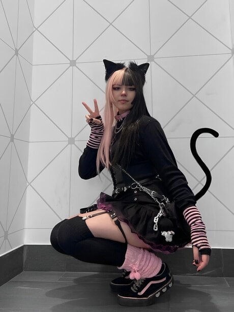 peachiie_ erotic model archive