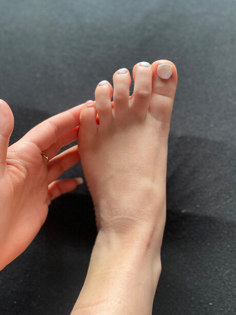 Lilly Neus pretty actress archive