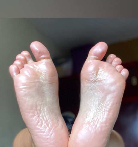 Yilurre Doll naked pornstar images