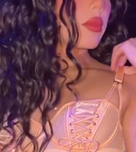 Faceless Gemini pornographic star pictures