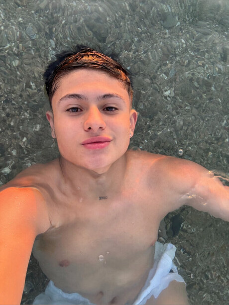 Enzo Gonzalez star pretty pics