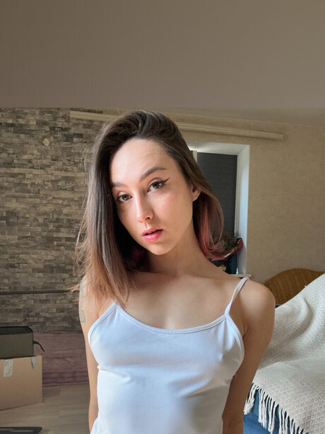 Emilia Glamour_ free star pics