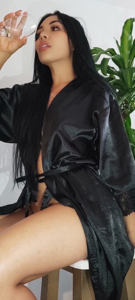 Majho online high quality pornstar gallery