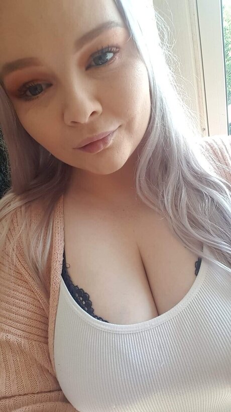 Matri pretty star img