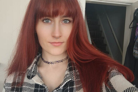 AnotherPlanetTV naked actress pics