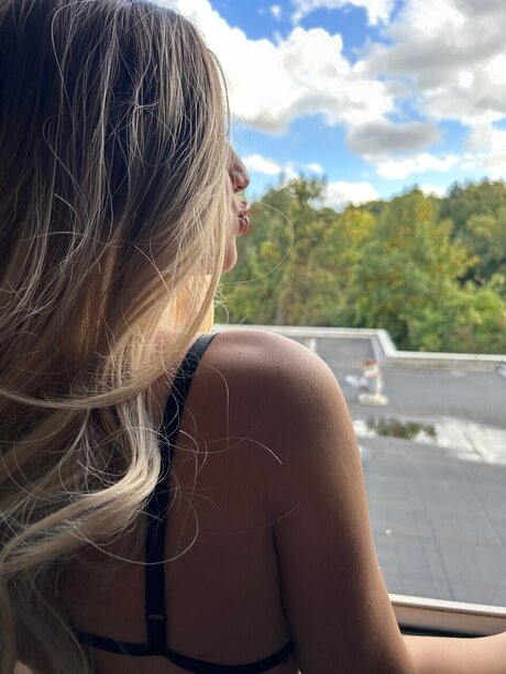 Hot Lola 18yo_ pornstar sexy galleries