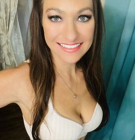 Mrs Laurenjoy star porn archive